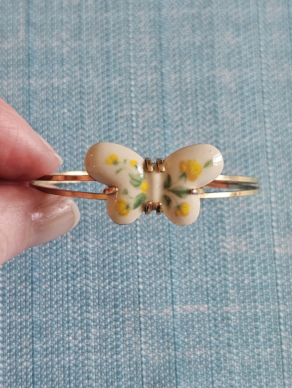 Vintage Butterfly Cuff Bracelet Gold Tone Floral Avon